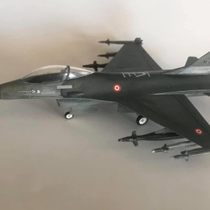 Lockheed Martin F-16 Fighting Falcon PM Model Demonte Plastik Uçak Maket Kiti