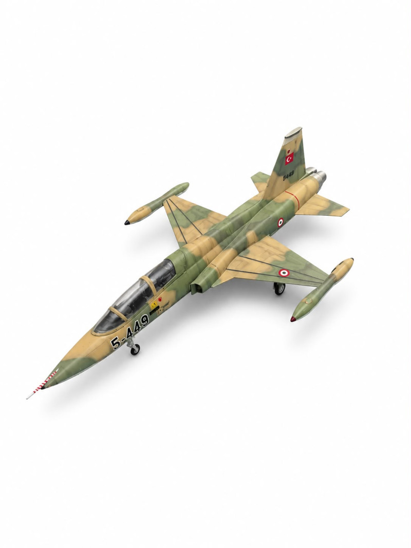 MONTAJLI + BOYALI F-5B MAKET UCAK (Kamuflaj)
