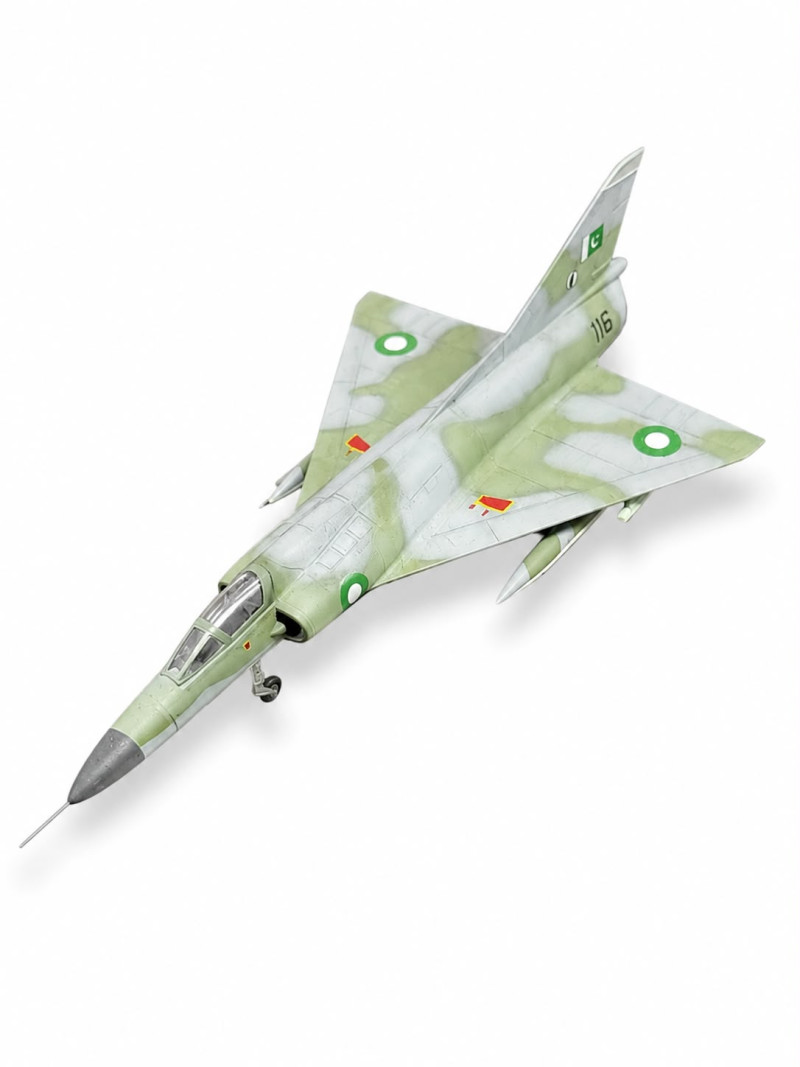 MONTAJLI + BOYALI MIRAGE III MAKET UCAK